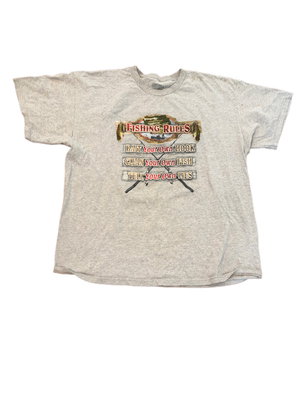 GREY LIFESTYLE LEGENDS FISHING RULES GRAPHIC SHIRT